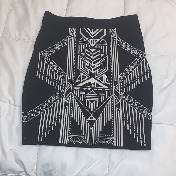 Jealous tomato pencil skirt size small - Picture 4 of 4